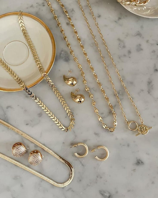 Oro Laminado vs 14K Gold-Plated Jewelry: What Wholesale Buyers Need to Know