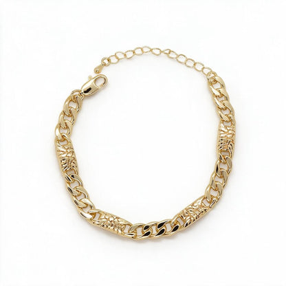 Gold Plated Sculptural Scorpion Curb Chain Station Bracelet - Oro Laminado