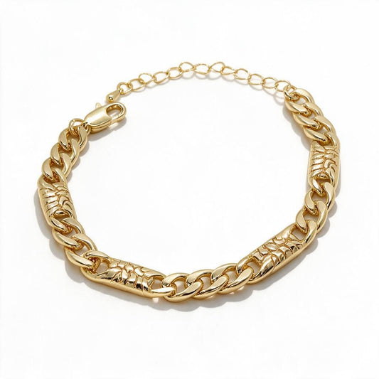 Gold Plated Sculptural Scorpion Curb Chain Station Bracelet - Oro Laminado